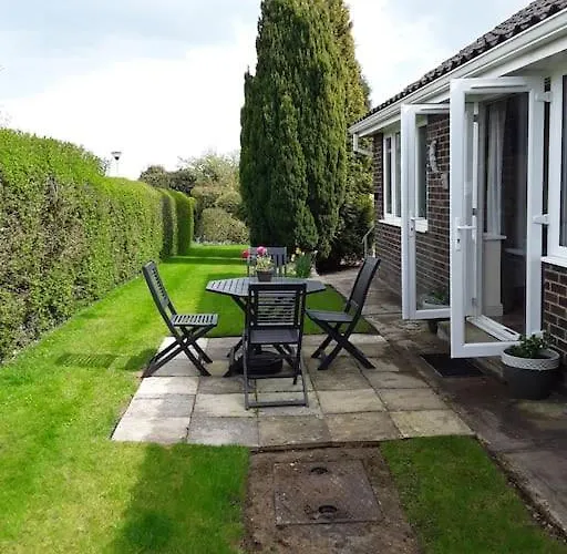 Woodside ..Peaceful 1 Bedroom Ground Floor Lodge