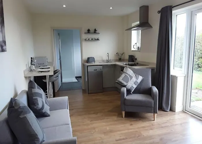 Woodside ..Peaceful 1 Bedroom Ground Floor Lodge
