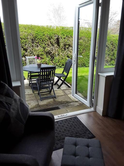 Woodside ..peaceful 1 Bedroom Ground Floor Apartment